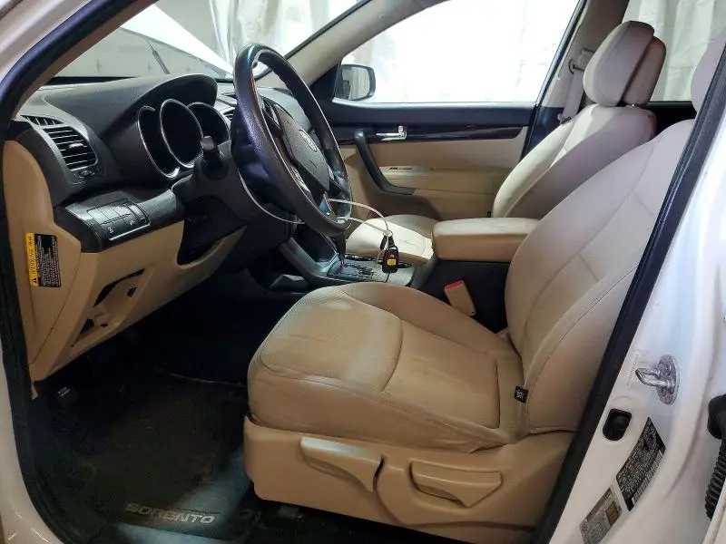 2013 KIA SORENTO LX  