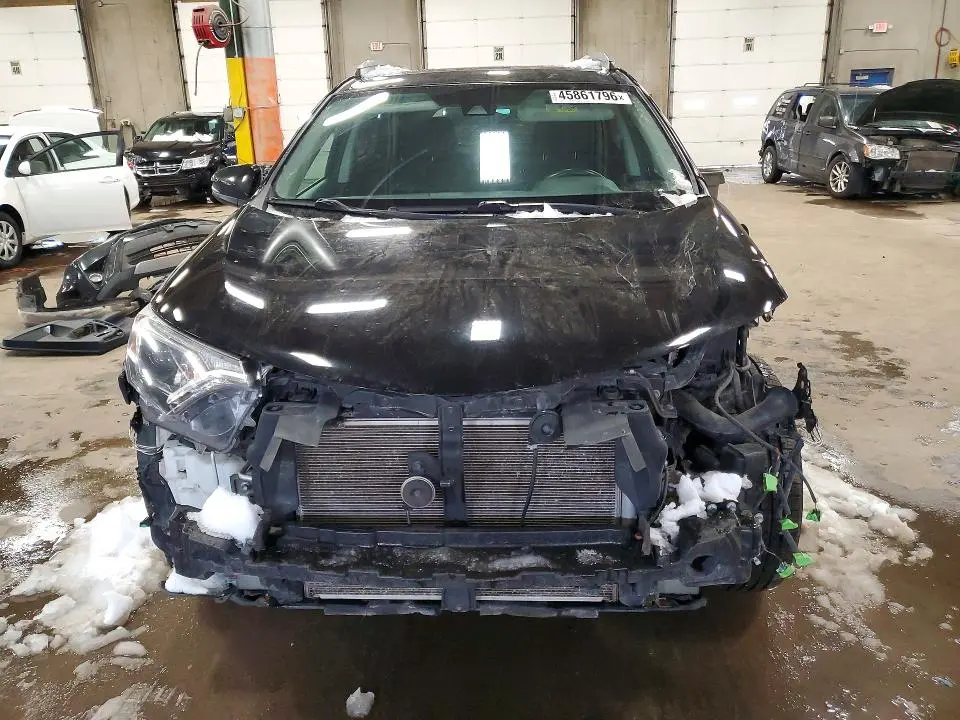 2018 TOYOTA RAV4 XLE  