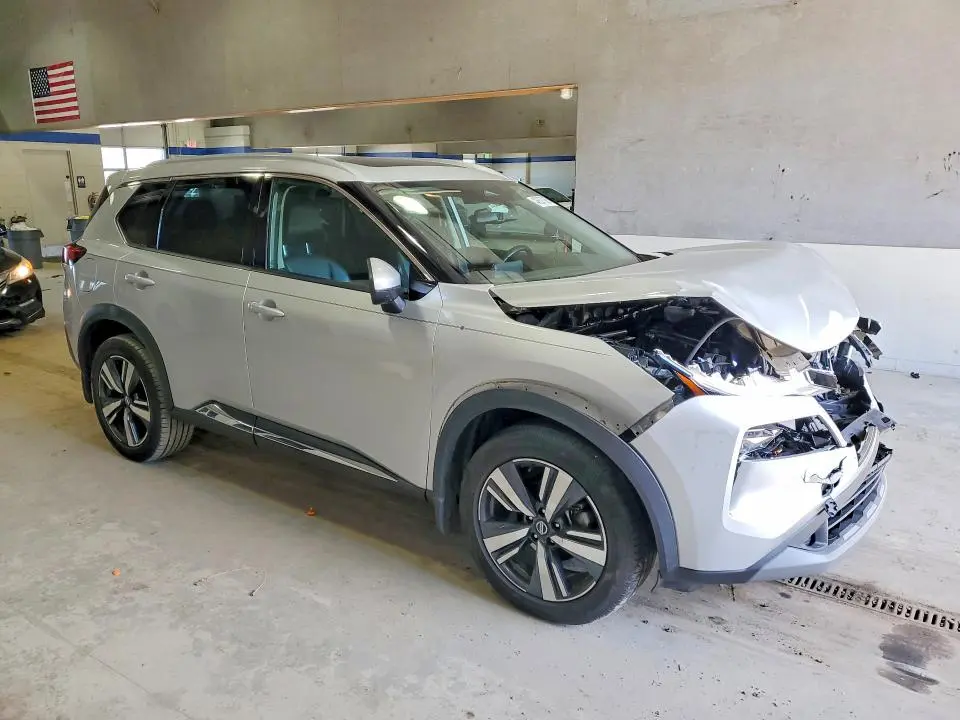 2021 NISSAN ROGUE SL  