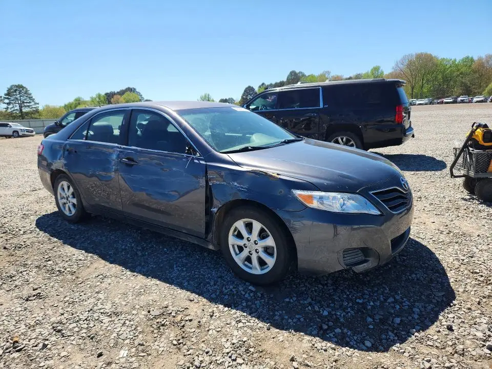 2011 TOYOTA CAMRY LE  