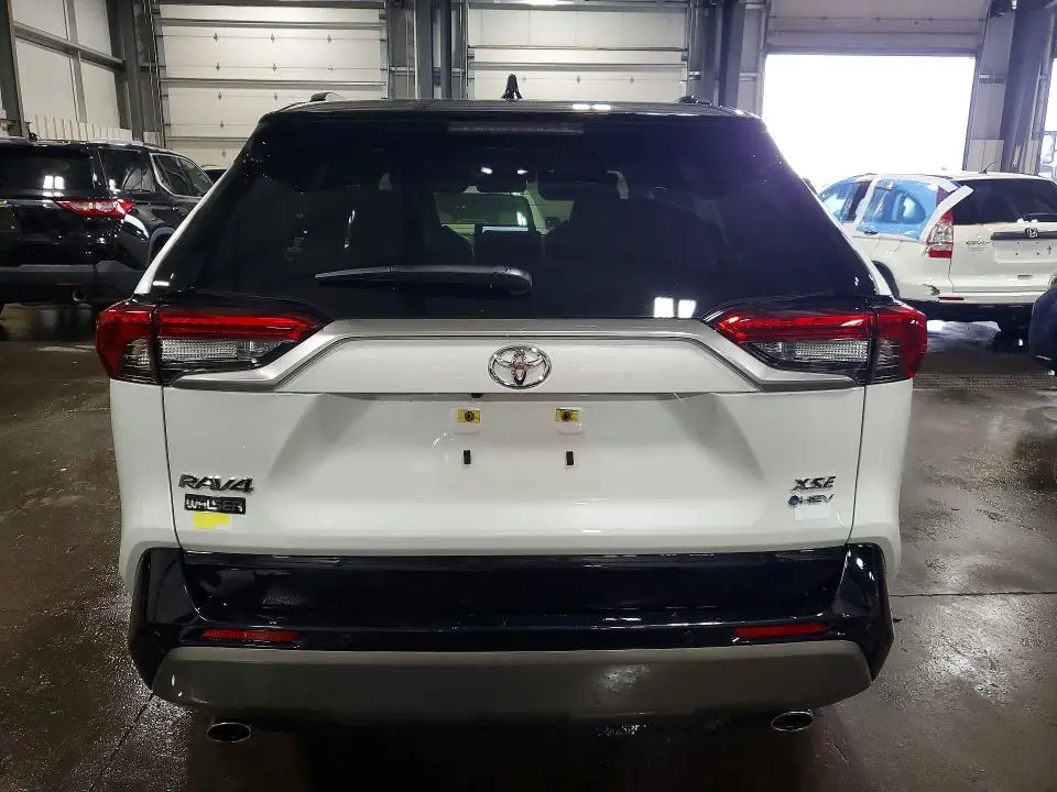 2025 TOYOTA RAV4 XSE  