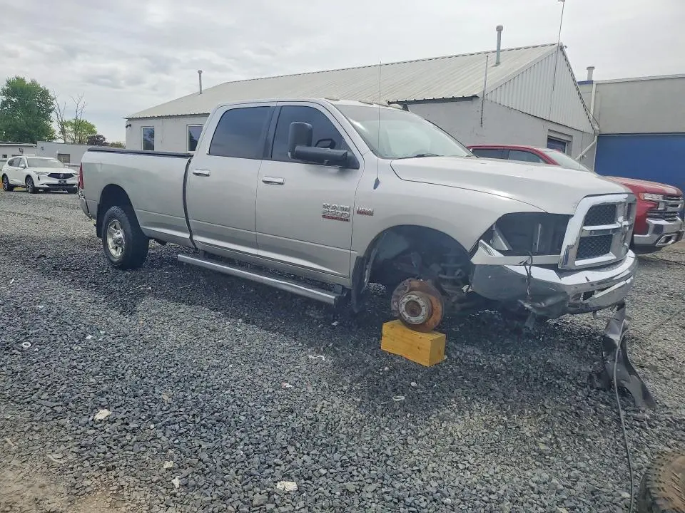 2013 RAM 2500 SLT  