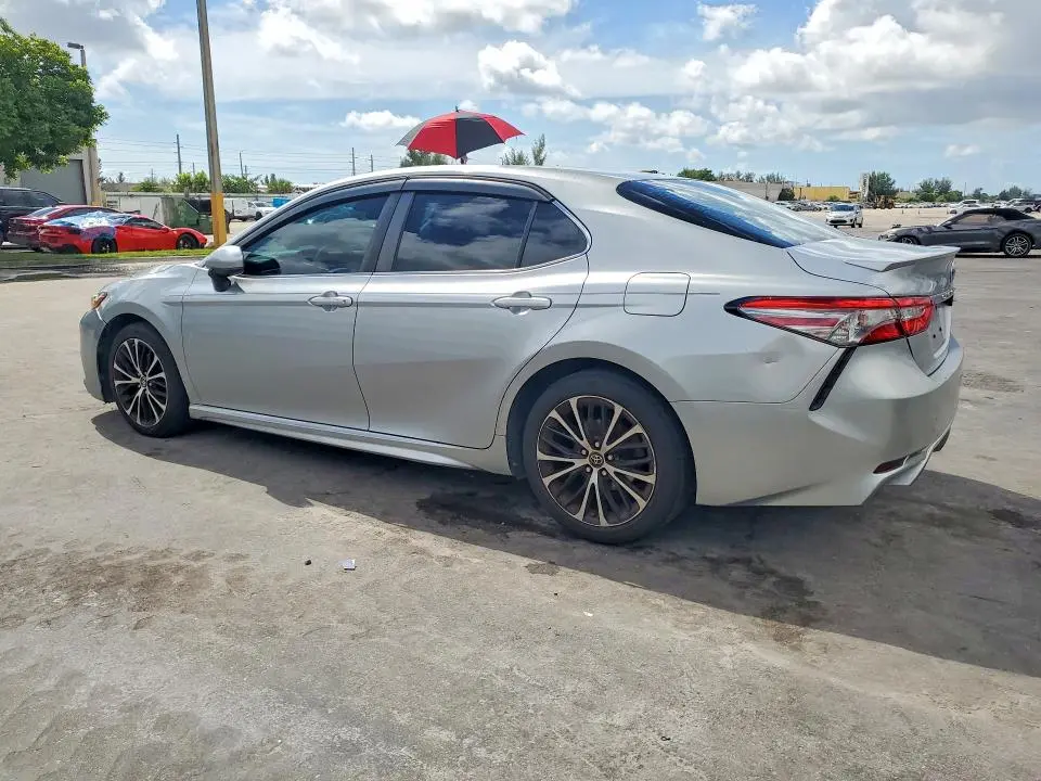 2018 TOYOTA CAMRY SE  