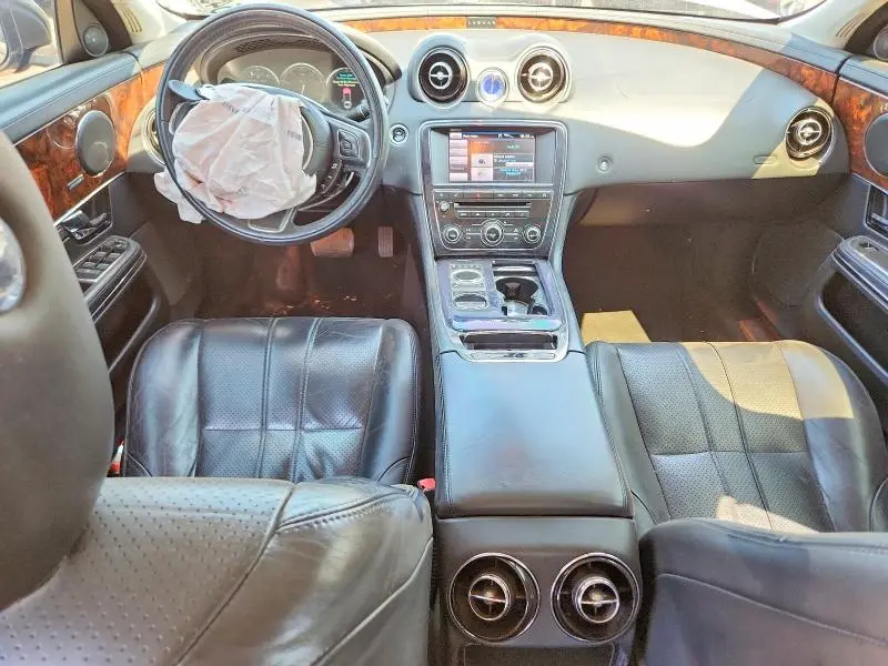 2013 JAGUAR XJ   