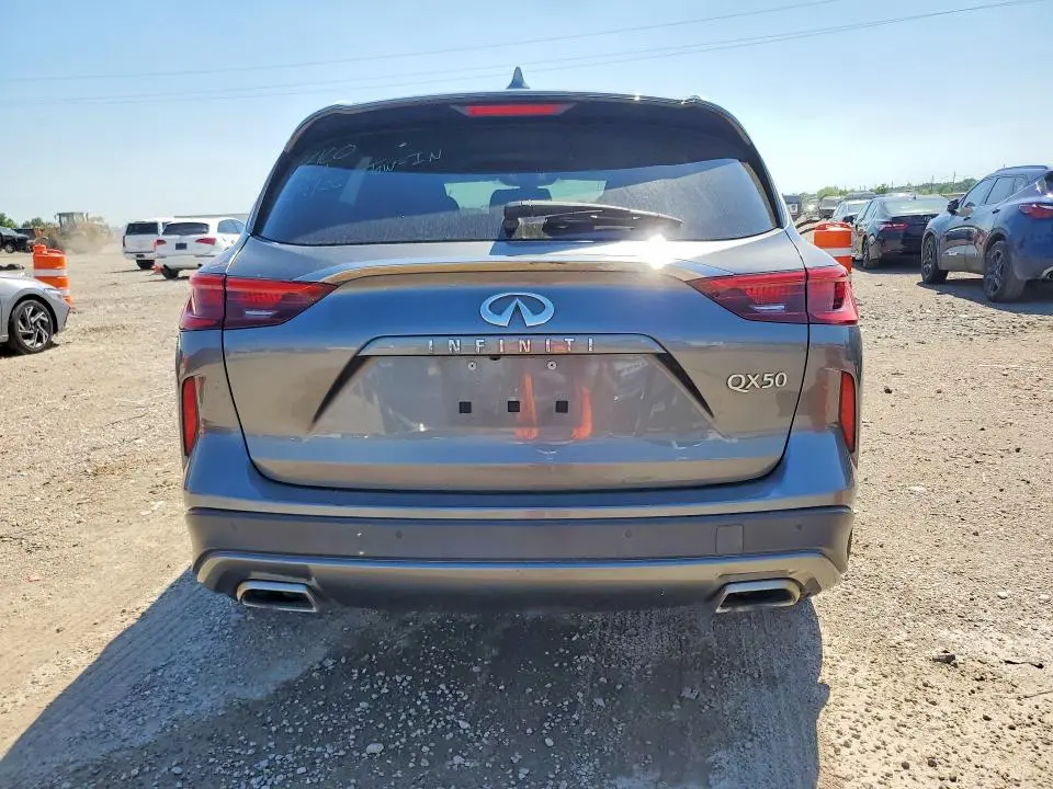 2021 INFINITI QX50 LUXE  