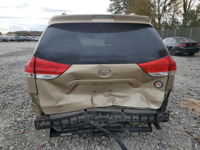 2011 TOYOTA SIENNA LE