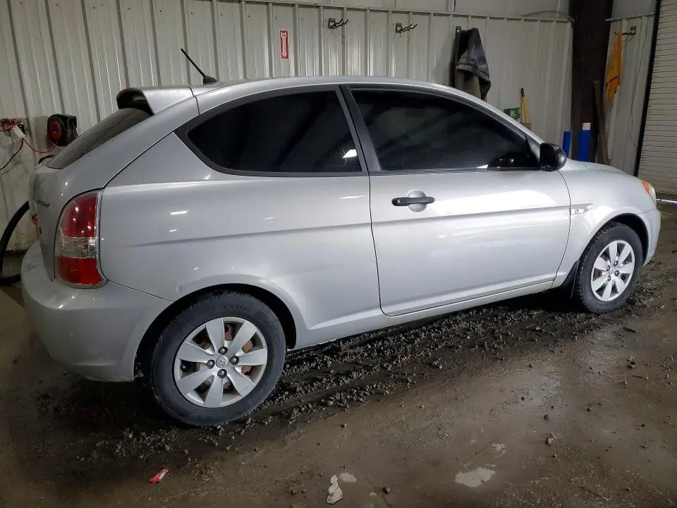 2011 HYUNDAI ACCENT GL  