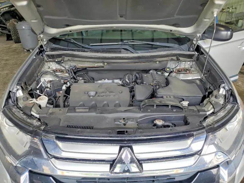 2018 MITSUBISHI OUTLANDER SE  