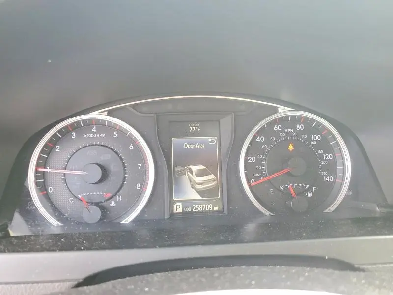 2015 TOYOTA CAMRY SE  