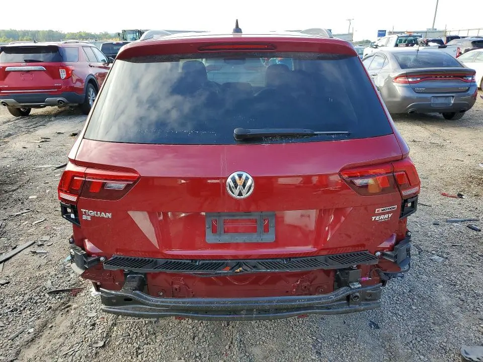 2021 VOLKSWAGEN TIGUAN SE  