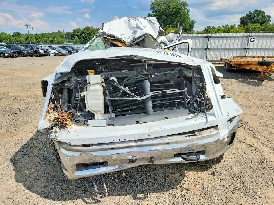 2017 RAM 1500 SLT  