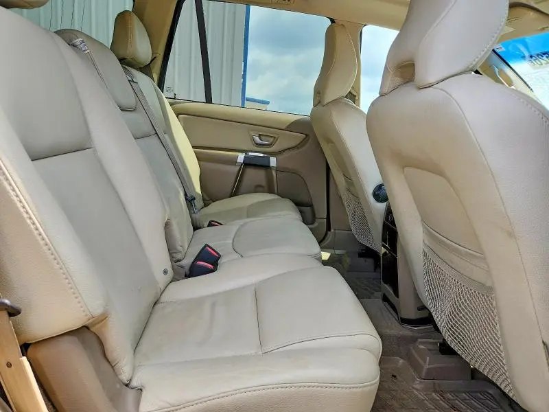 2011 VOLVO XC90 3.2  