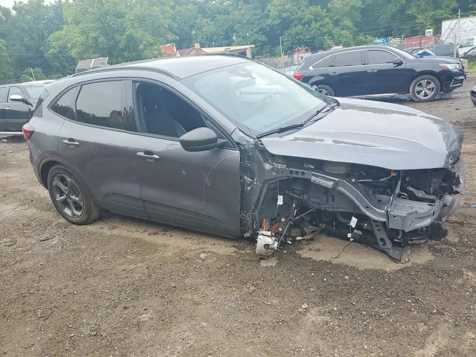 2025 FORD ESCAPE ST LINE  