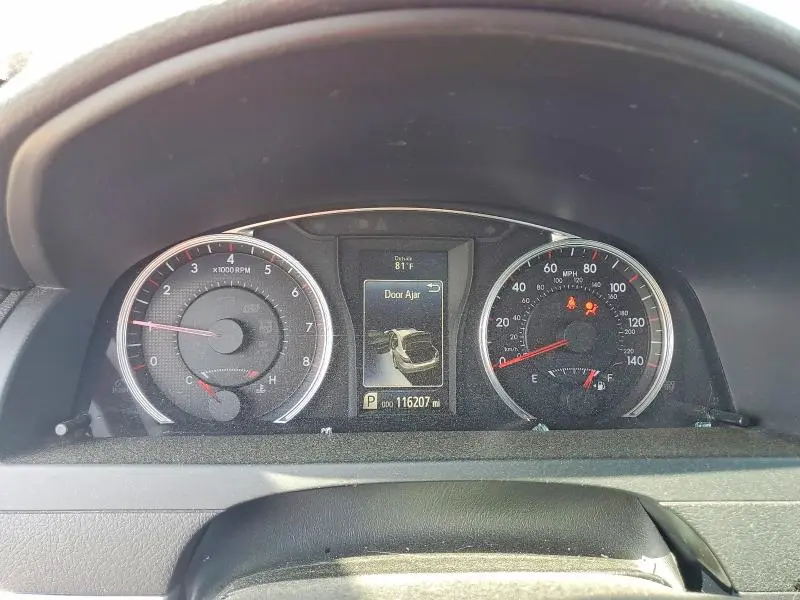 2016 TOYOTA CAMRY SE  