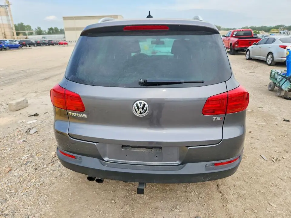 2016 VOLKSWAGEN TIGUAN S  