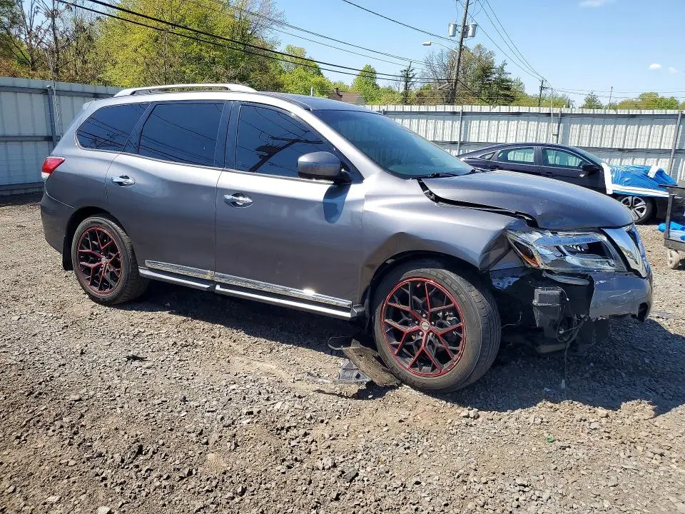2016 NISSAN PATHFINDER SL  