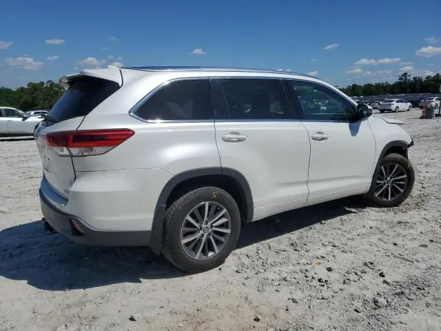 2017 TOYOTA HIGHLANDER SE  