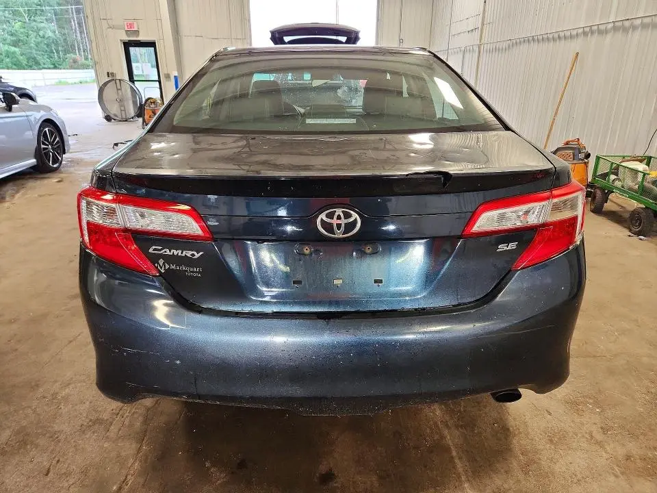 2014 TOYOTA CAMRY SE  