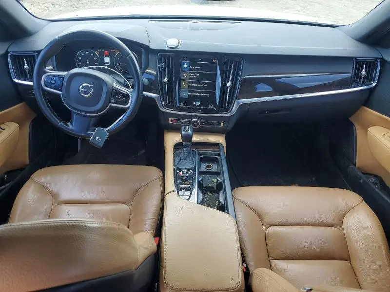 2018 VOLVO S90 T5 MOMENTUM  