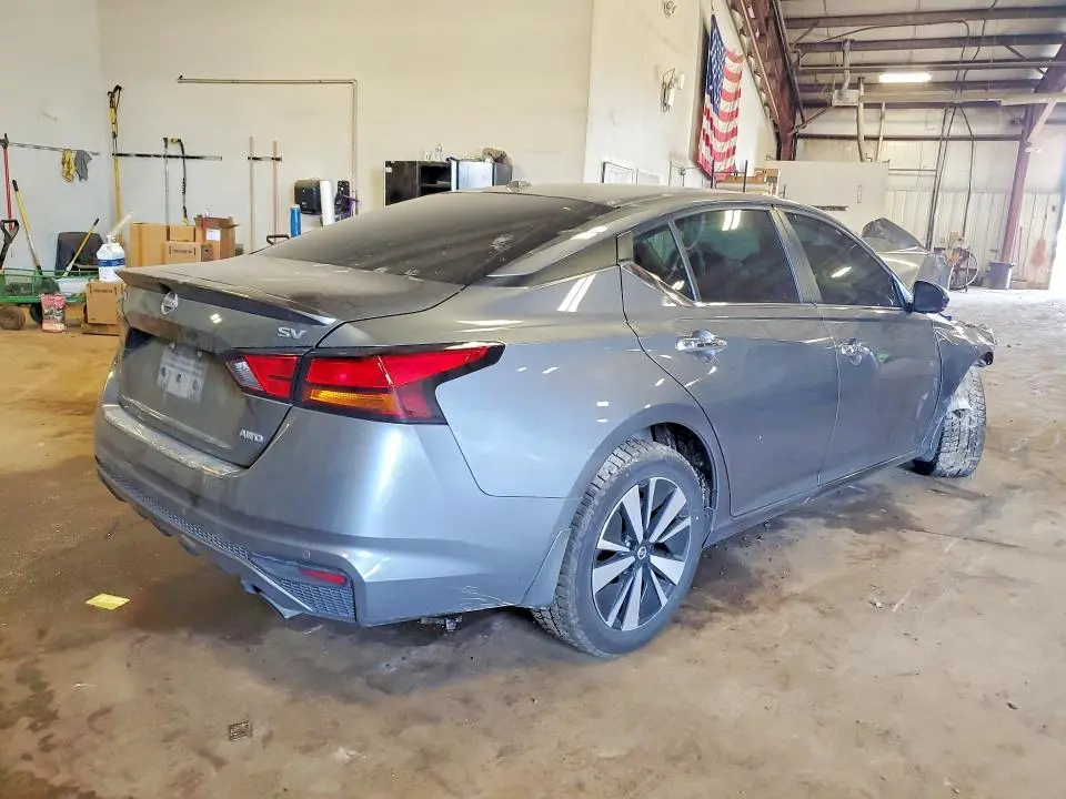 2021 NISSAN ALTIMA SV  