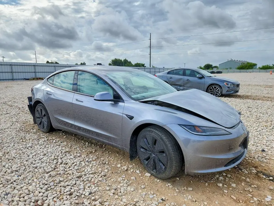 2025 TESLA MODEL 3   