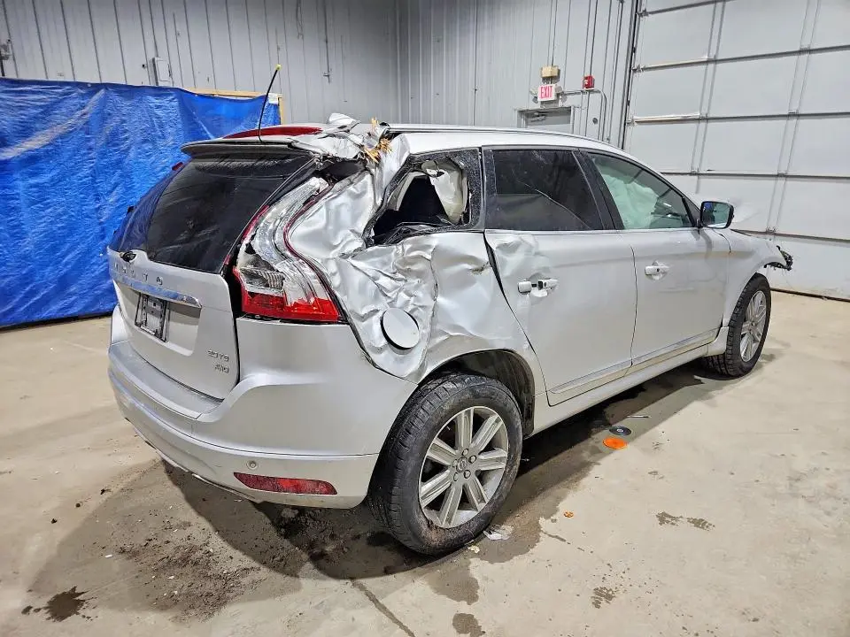 2016 VOLVO XC60 T6 PREMIER  