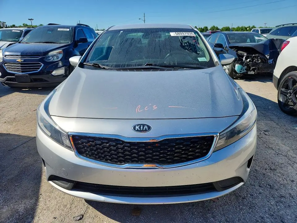 2017 KIA FORTE LX  