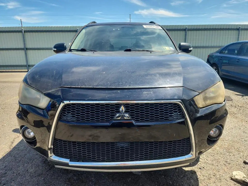 2011 MITSUBISHI OUTLANDER SE  