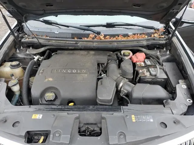 2014 LINCOLN MKT   