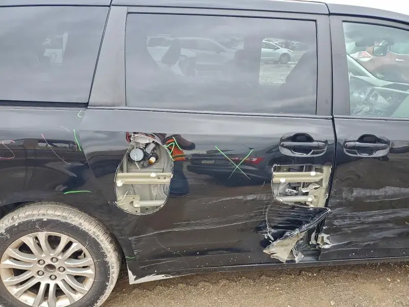 2012 TOYOTA SIENNA XLE  