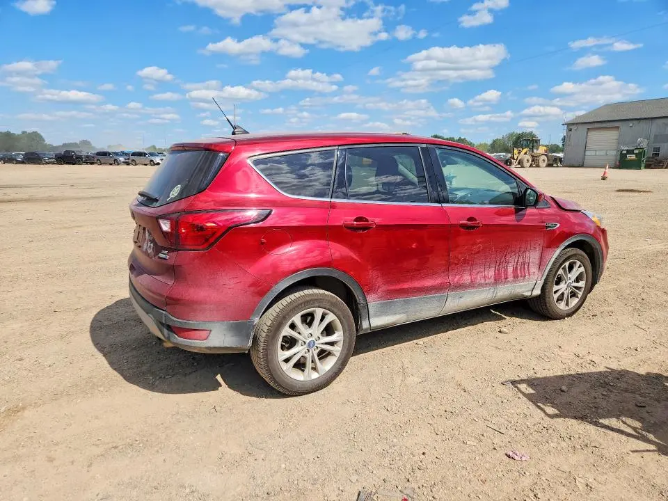 2019 FORD ESCAPE SE  
