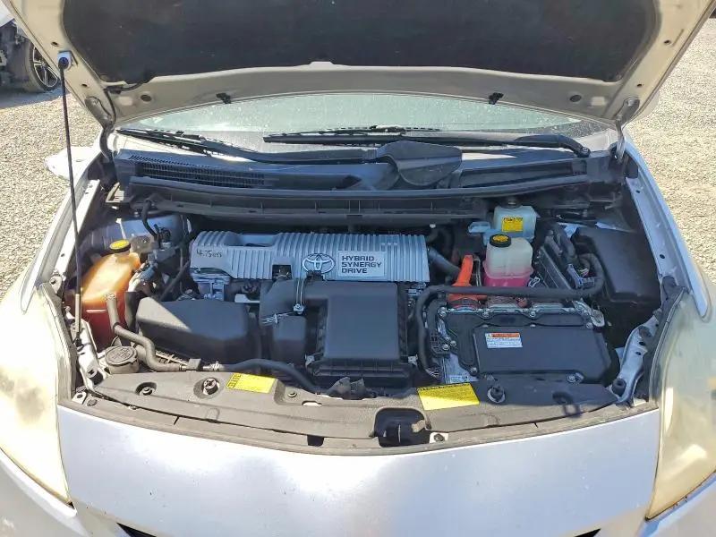 2013 TOYOTA PRIUS THREE  