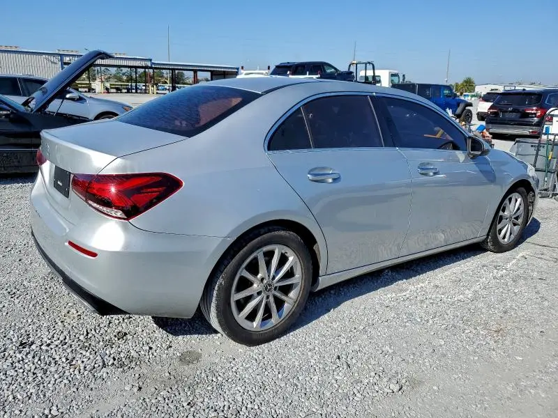 2021 MERCEDES-BENZ A 220  