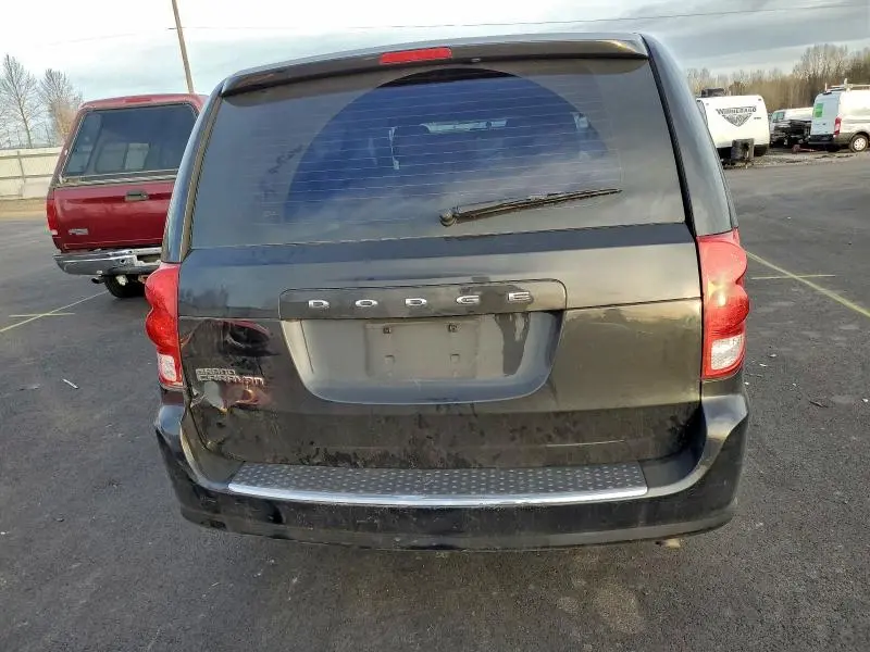 2016 DODGE GRAND CARAVAN SE  