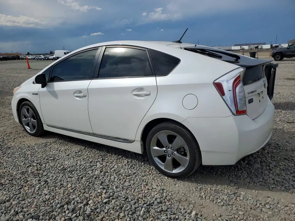 2013 TOYOTA PRIUS PERSONA SERIES SE  