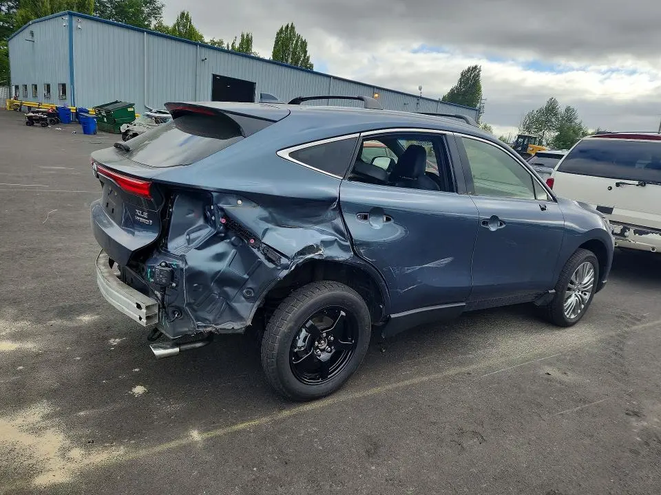 2022 TOYOTA VENZA XLE  