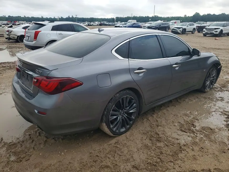 2018 INFINITI Q70 3.7 LUXE  
