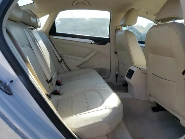2013 VOLKSWAGEN PASSAT SE