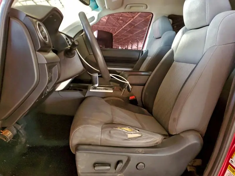 2016 TOYOTA TUNDRA CREWMAX SR5  