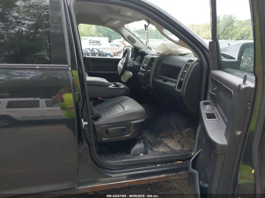 2017 RAM 1500 TRADESMAN  4X4 6'4 BOX