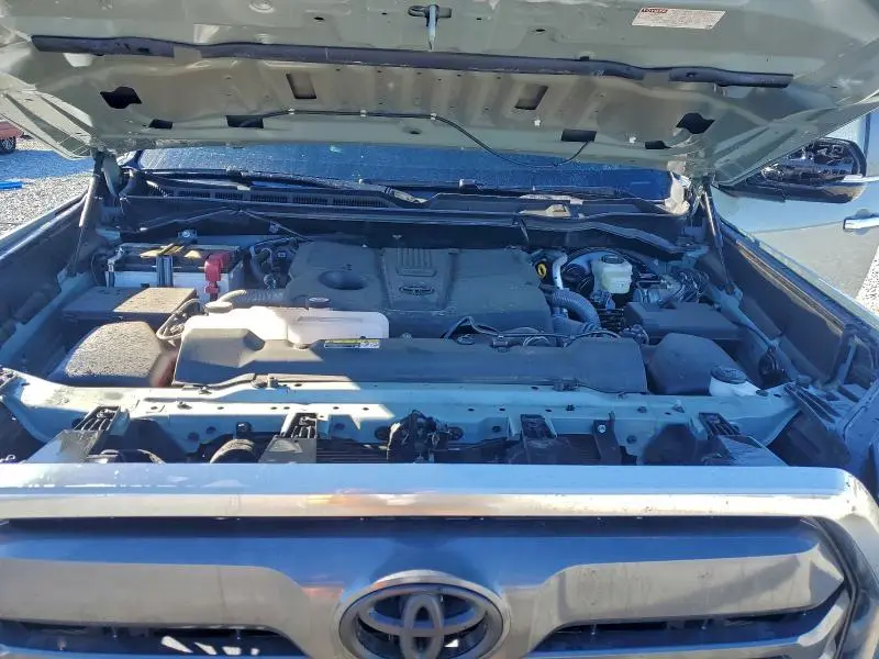 2025 TOYOTA TUNDRA CREWMAX LIMITED  