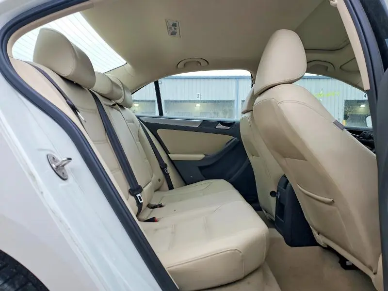 2015 VOLKSWAGEN JETTA SE  