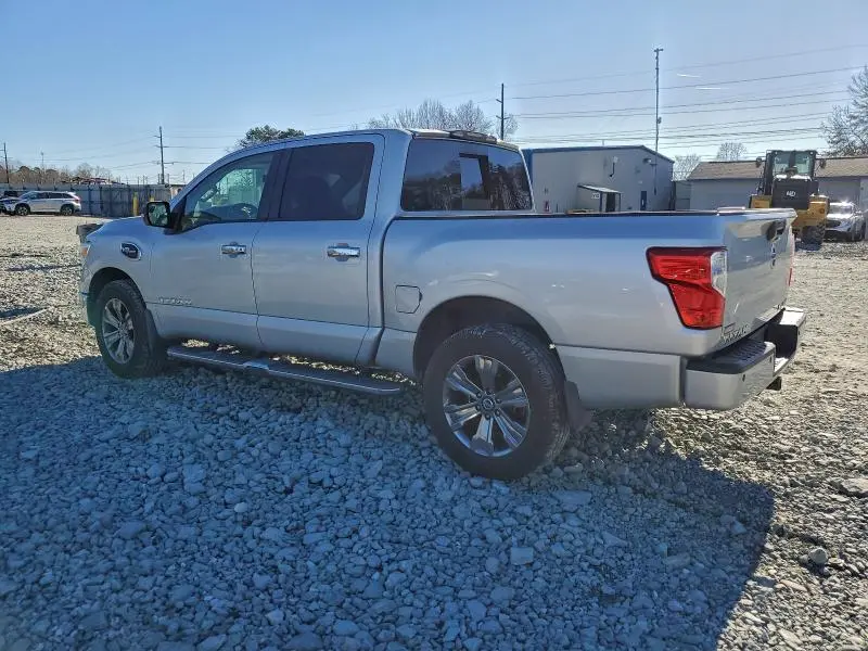 2017 NISSAN TITAN SV  