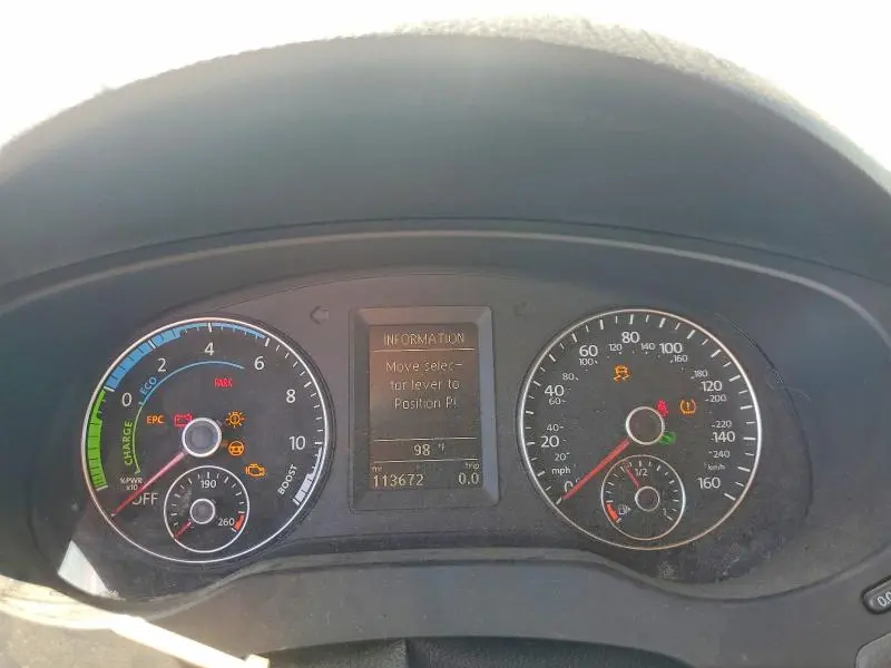 2013 VOLKSWAGEN JETTA   