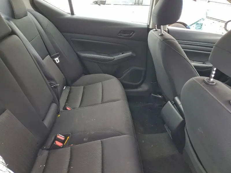 2024 NISSAN ALTIMA SV  