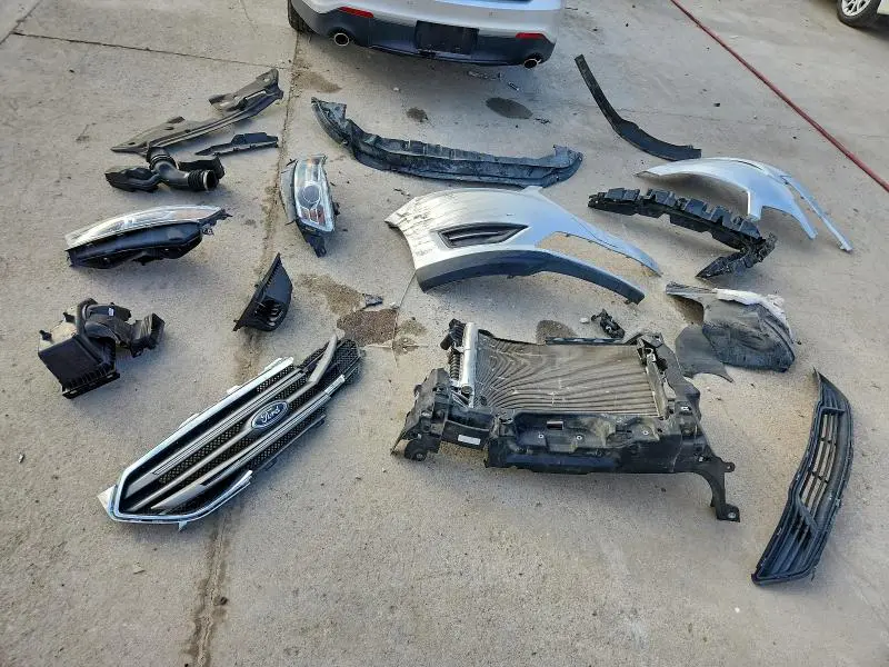 2018 FORD TAURUS SEL  