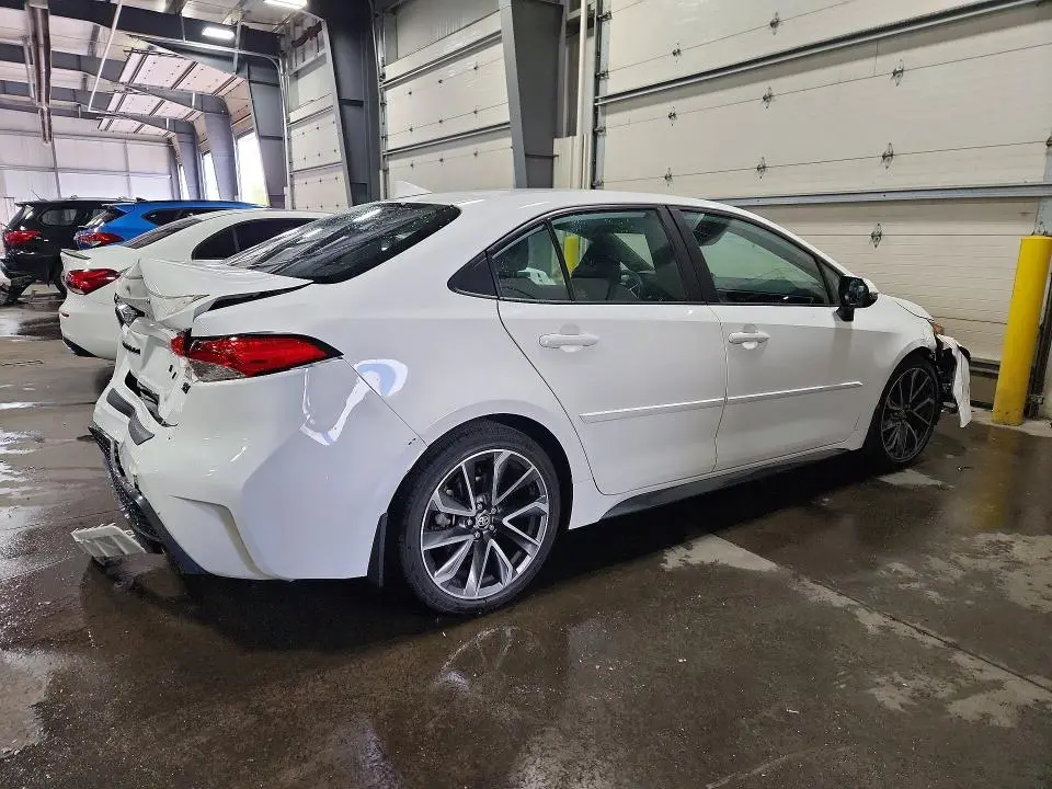 2021 TOYOTA COROLLA SE  
