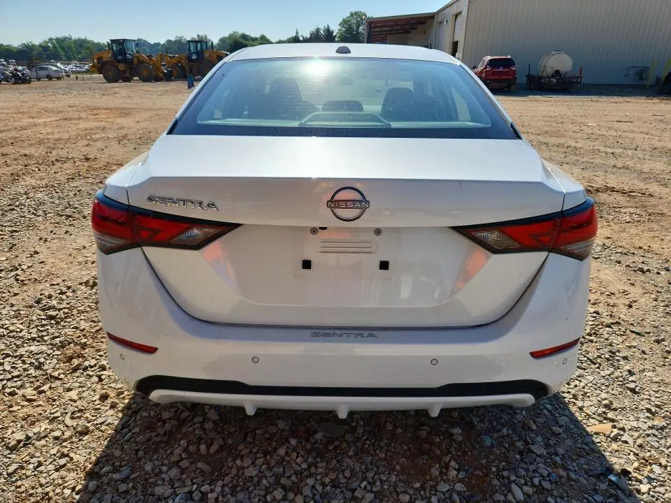 2025 NISSAN SENTRA SV  