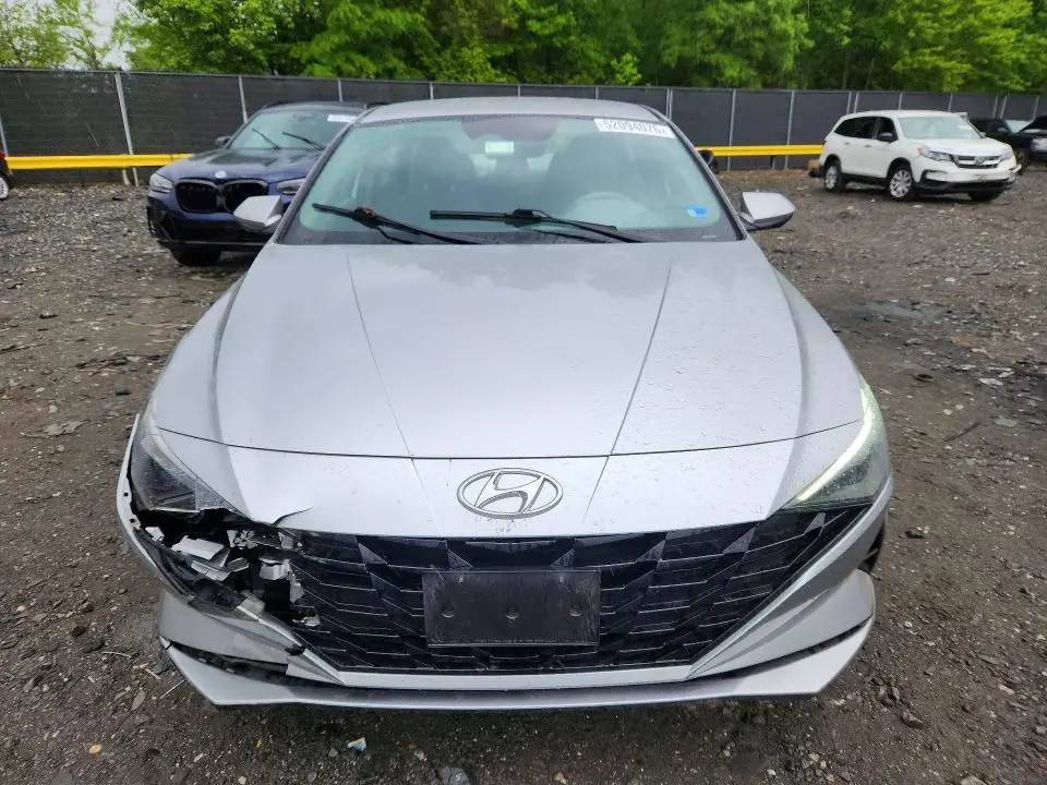 2022 HYUNDAI ELANTRA SEL  