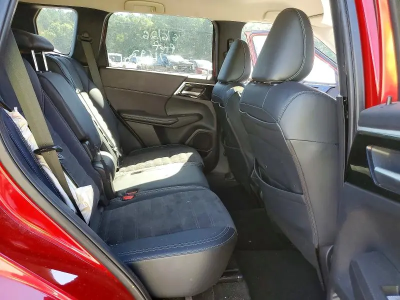 2024 MITSUBISHI OUTLANDER SE  